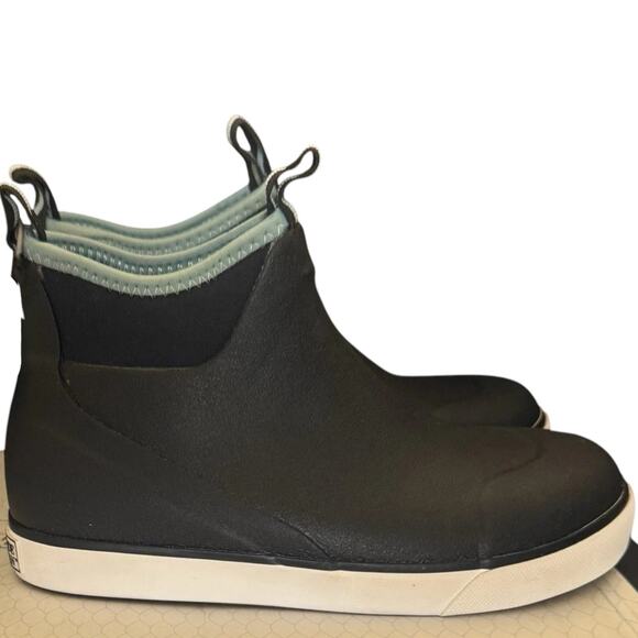 Ladies Deck Boots Sz 6M, Black Waterproof Slip-On w/ Pull Tabs Non-Marking Sole - Picture 4 of 9